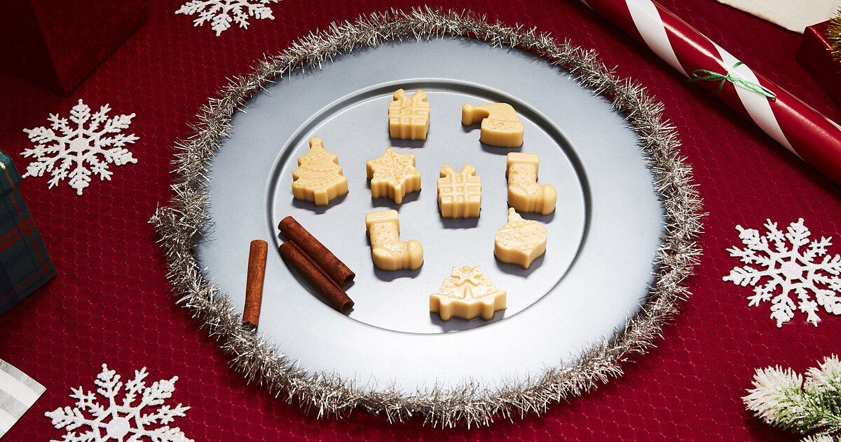 Eggnog Jello Shots-image
