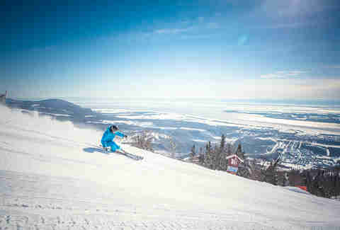 The Canadian Ski Runs and Apres Spots You Need To Hit This Winter ...