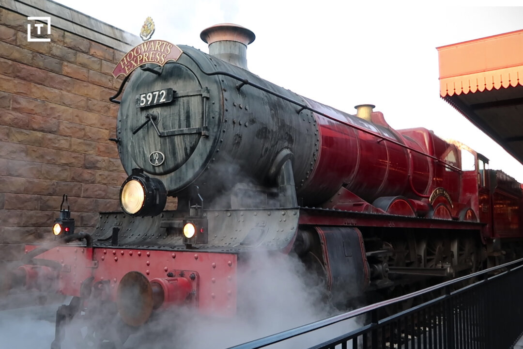 The Wizarding World of Harry Potter Is Celebrating Its First Christmas