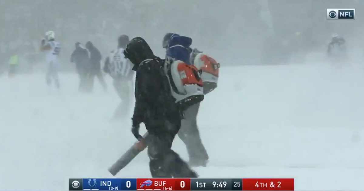 7 of the craziest moments from the Bills-Colts snow game