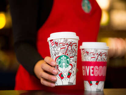Starbucks Bogo 2017 Get Free Starbucks Until Christmas Eve Thrillist