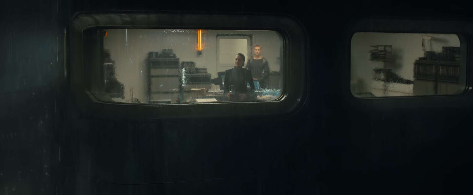 ryan gosling, robin wright, blade runner 2049