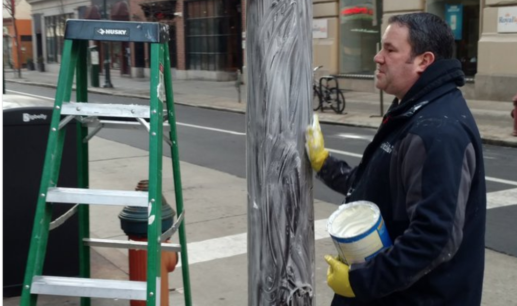 Crisco Cops Greasing Philadelphia Lampposts for Eagles NFC Championship -  Thrillist