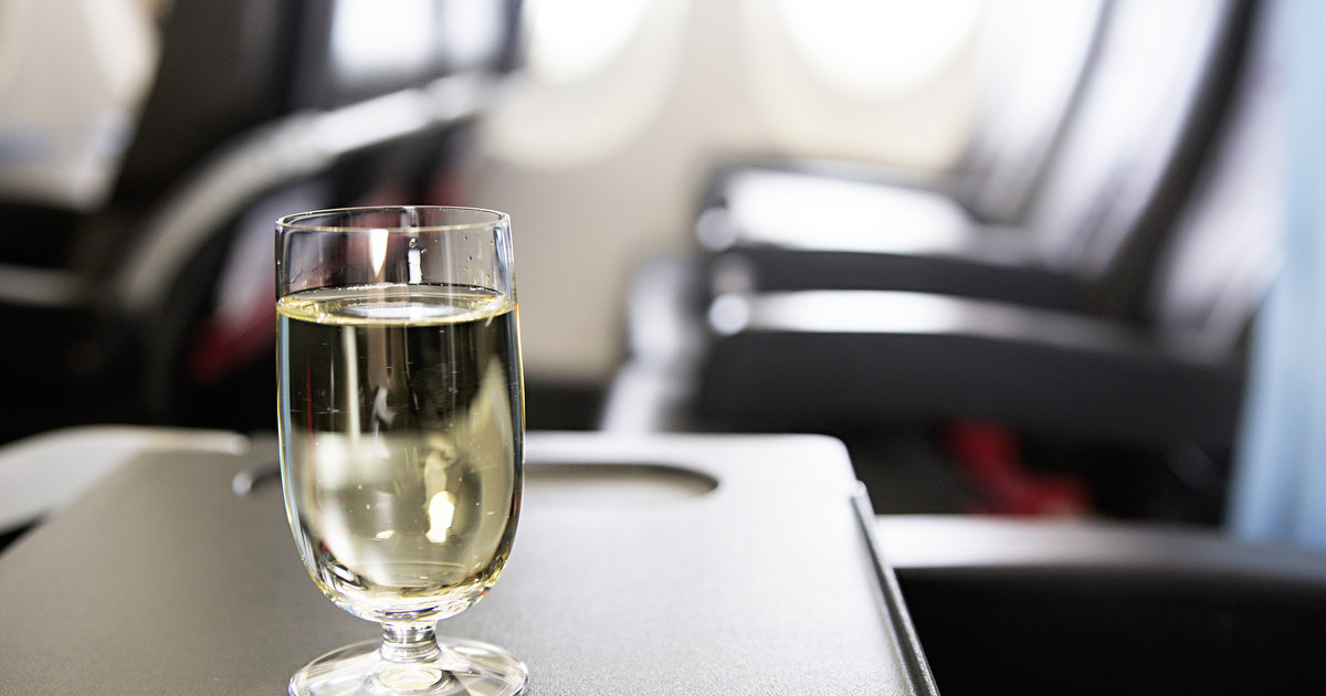 American Airlines Shuttle Flights to Chicago Serve Complimentary Beer