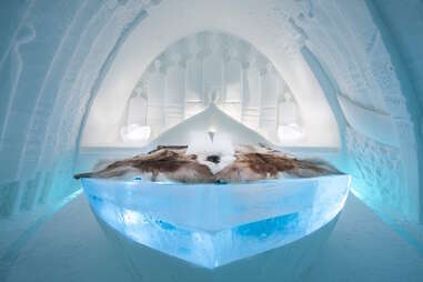 ice hotel sweden arctic circle