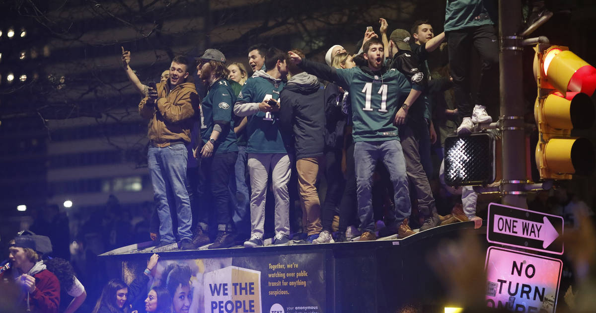 Philadelphia Eagles Super Bowl victory parade fills city streets with fans