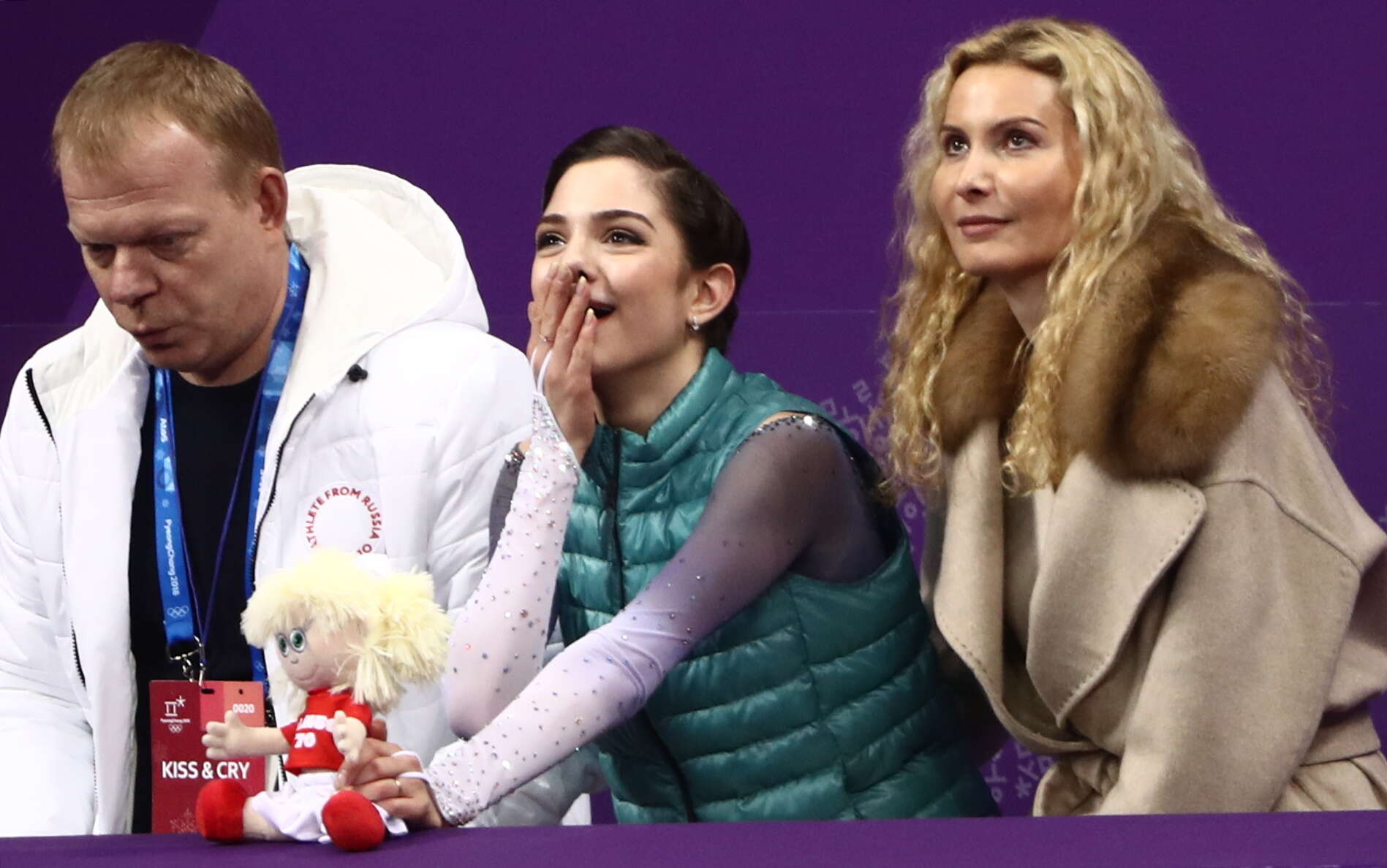 Why do coaches tags say kiss and cry?