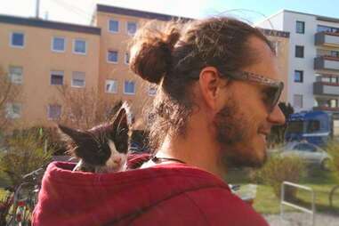 Martin Klauka travels with his cat Mogli