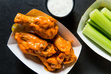 medium wings buffalo wild wings