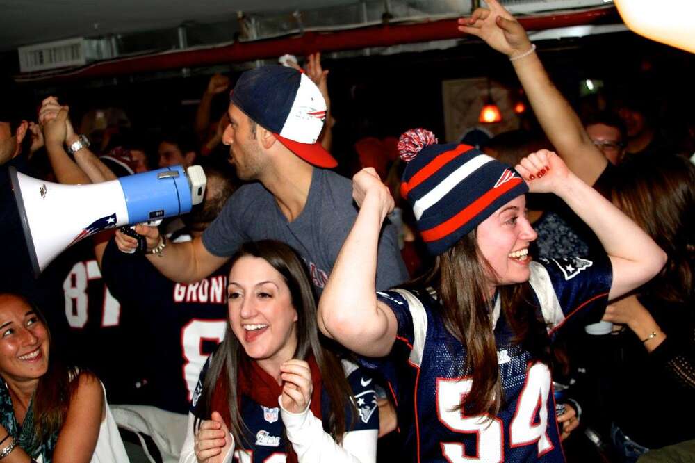 Tom Brady Chugs Beer, Flaunts 6 Rings at Patriots Super Bowl Party