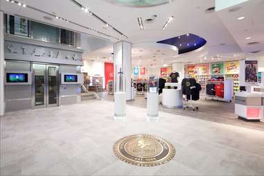 Nintendo Store NYC – A Mix of Museum and Arcade 