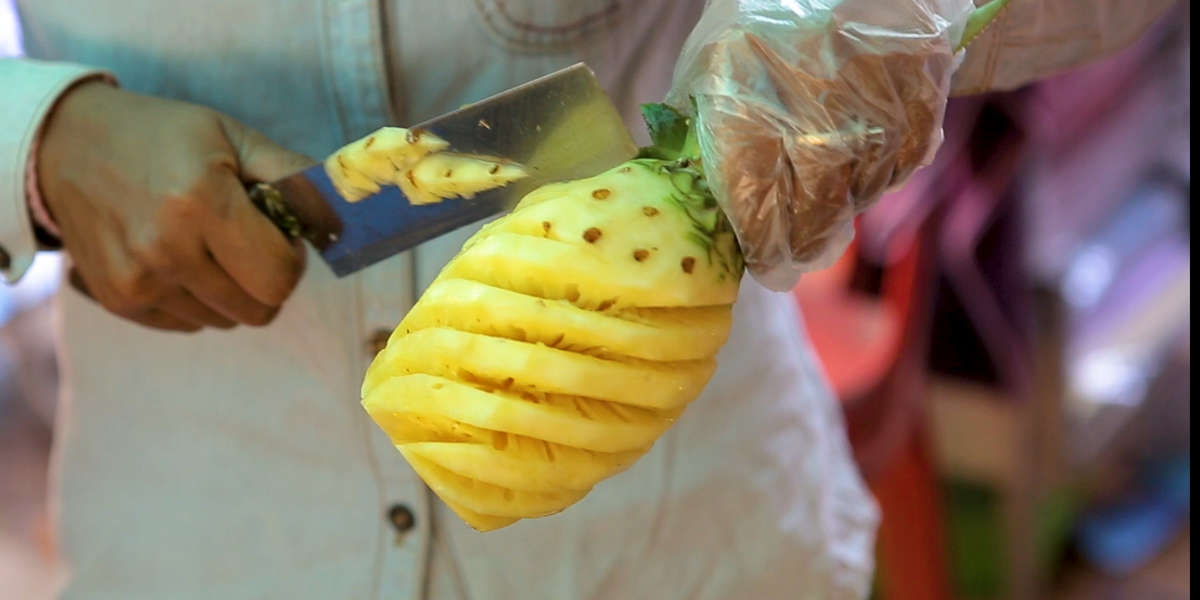 here-s-the-scientific-reason-pineapple-burns-your-mouth-videos-nowthis