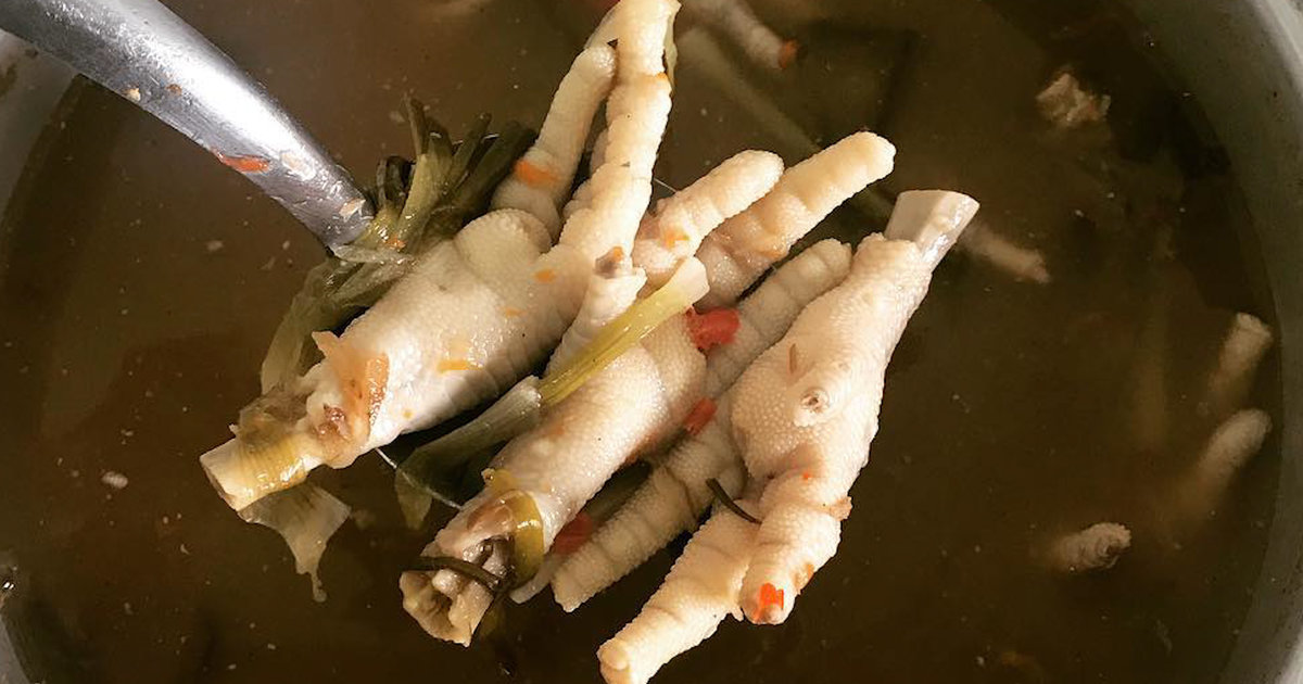 Here’s Why People Love Eating Chicken Feet - NowThis