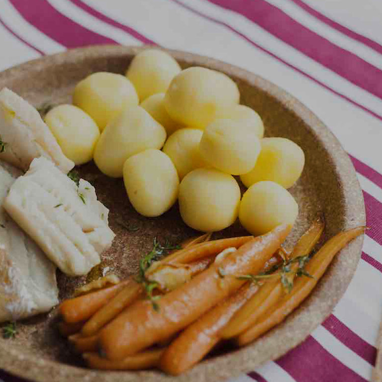 these-plates-are-100-edible-and-biodegradable-nowthis