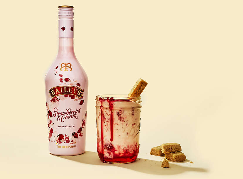 La Bourse Café - Le nouveau Baileys à la fraise 🍓 #strawberry  #strawberries #strawberryalcohol #alcohol #digestif #apero #nivelles  #nivellesmaville