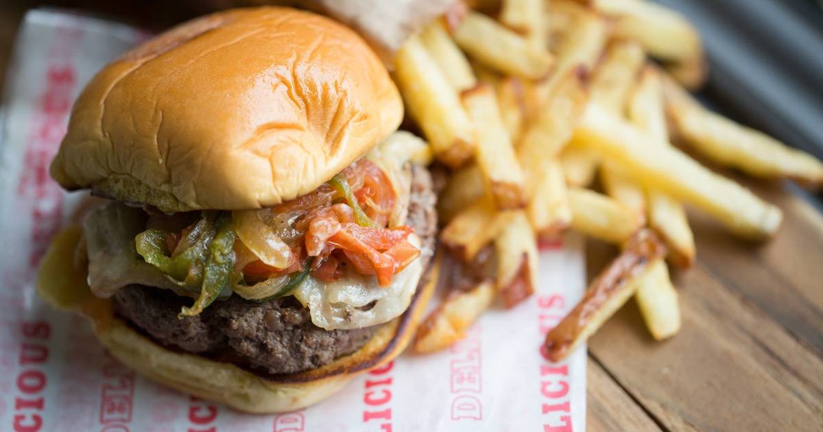 Best Burger Chains in America: Fast Food Burgers Flying Under the Radar -  Thrillist