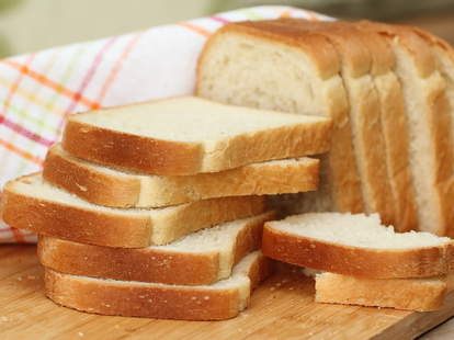 Is Bread Crust More Nutritious Dietitian Busts The Myth Thrillist