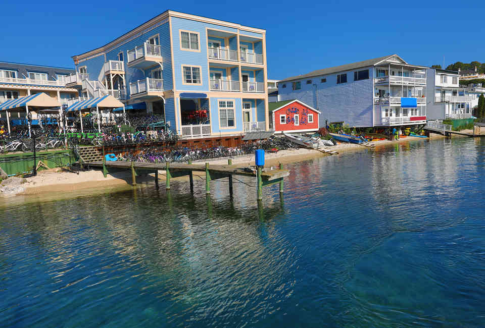 Places To Stay In St Joseph Michigan >> Best Michigan Beach Towns Where To Visit Along The Great Places To Stay In St Joseph Michigan >> Best Michigan Beach Towns Where To Visit Along The Great