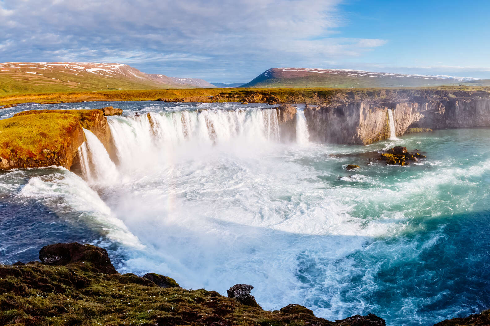 Best Natural Attractions in Iceland: Hot Springs, Waterfalls & More ...