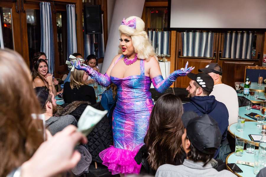 Best Drag Shows In Nyc Bars And Restaurants To See The Best Drag Queens Thrillist 