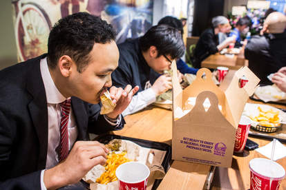 Why Eating American Food While Traveling Abroad Is Actually Okay - Thrillist