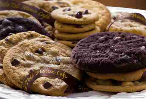 Everywhere You Can Get Free Cookies For National Chocolate Chip Cookie Day Couragez