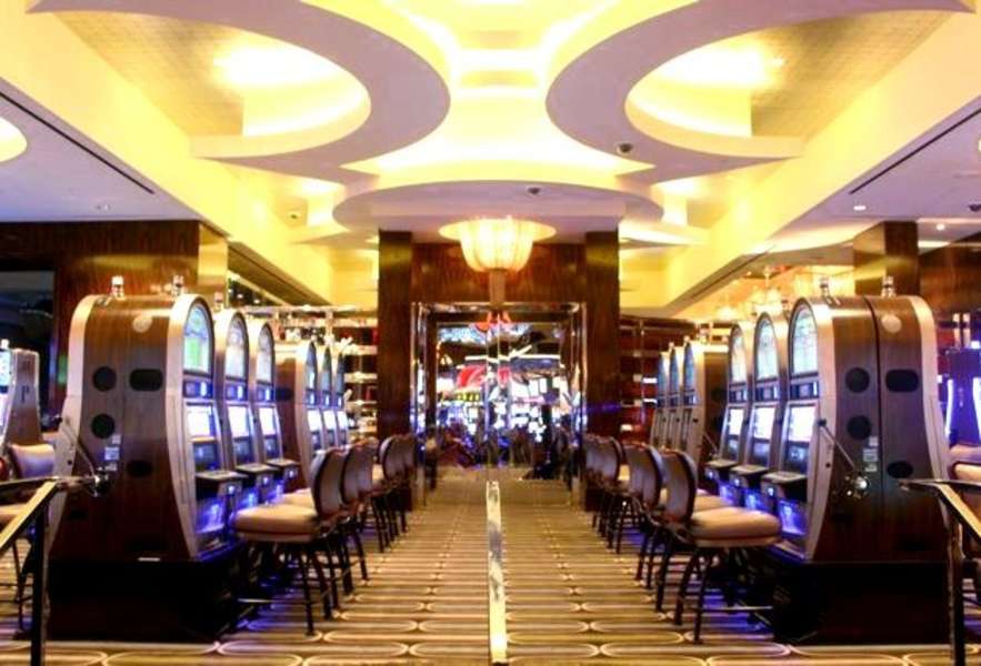 Rivers Casino: A Des Plaines, IL Bar - Thrillist