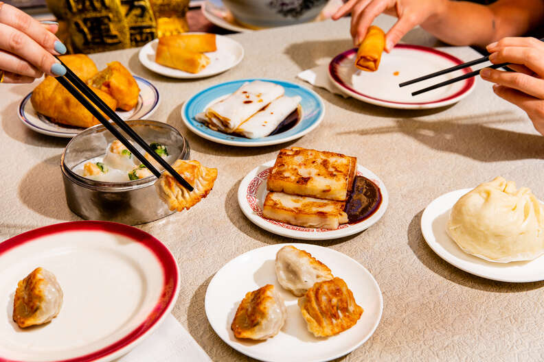 Apparently Chinese Food Takeout Boxes Unfold Into Plates