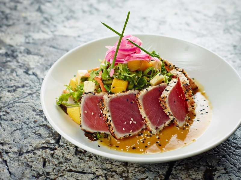 Best Manhattan Beach Restaurants: Places to Eat and Drink Beachside