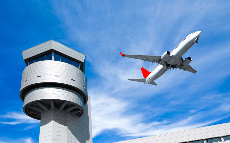 LiveATC Airplane App: Listen to Your Pilot Talk to Air Traffic Control -  Thrillist