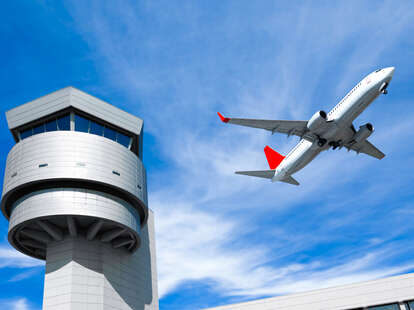 Liveatc Airplane App Listen To Your Pilot Talk To Air Traffic Control Thrillist pilot talk to air traffic control