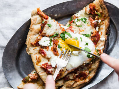 shakshuka grilled pizza