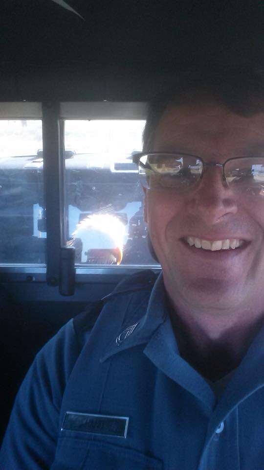 A police officer first class saved the life of a bald eagle after it took over one of his military uniforms while hitchhiking to a rescue center. 4 Police officer saving injured bald eagle in Oregon