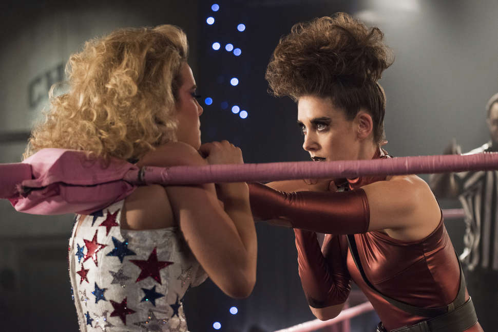 Glow Season 2 Review How The Ending Sets Up Season 3 Thrillist
