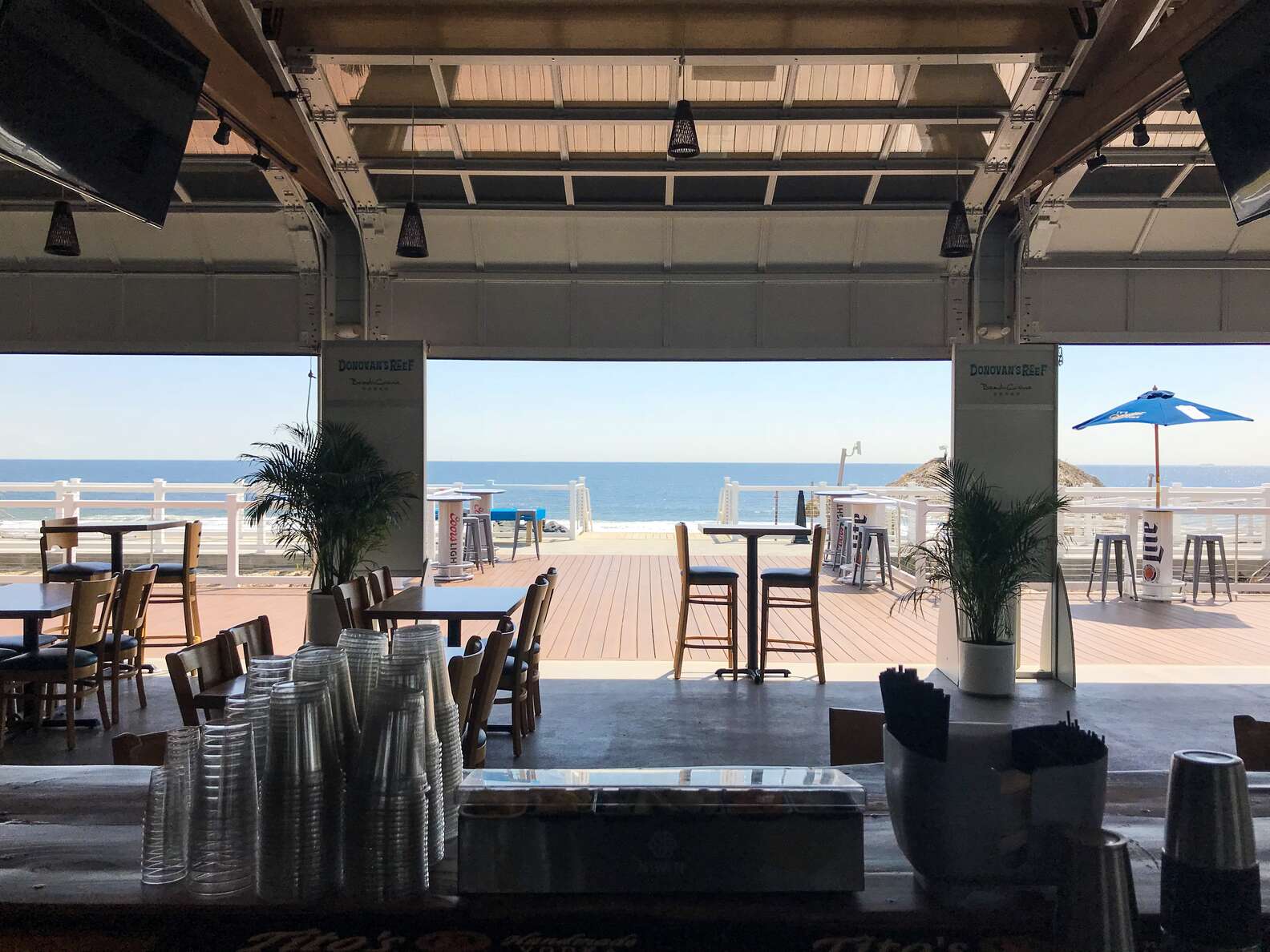 Best Beach Bars in the US Worth Drinking At - Thrillist