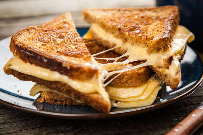 Nostalgia Grilled Cheese Toaster: The Best Way to Make Grilled Cheese -  Thrillist