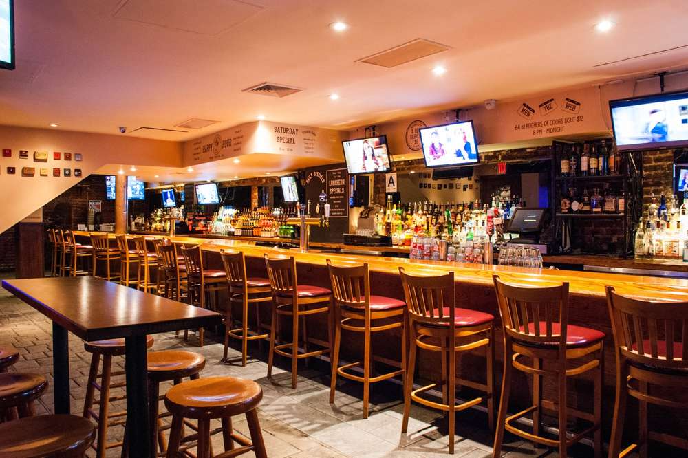 Best Sports Bars In Nyc Bars With Nfl Sunday Ticket Pay Per View More Thrillist