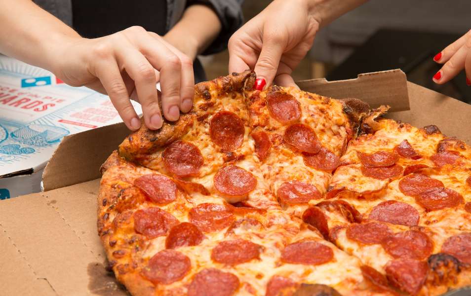 Best Pizza Deals Today Pizza Chains With Sales Right Now Thrillist