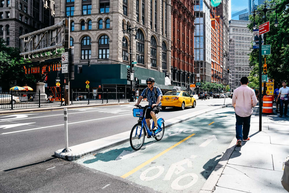 Cycling online in manhattan