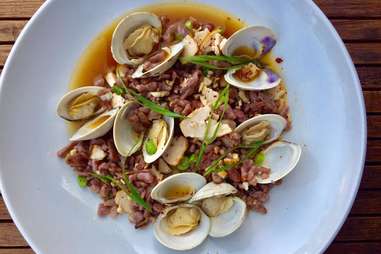L & E Oyster Bar clams