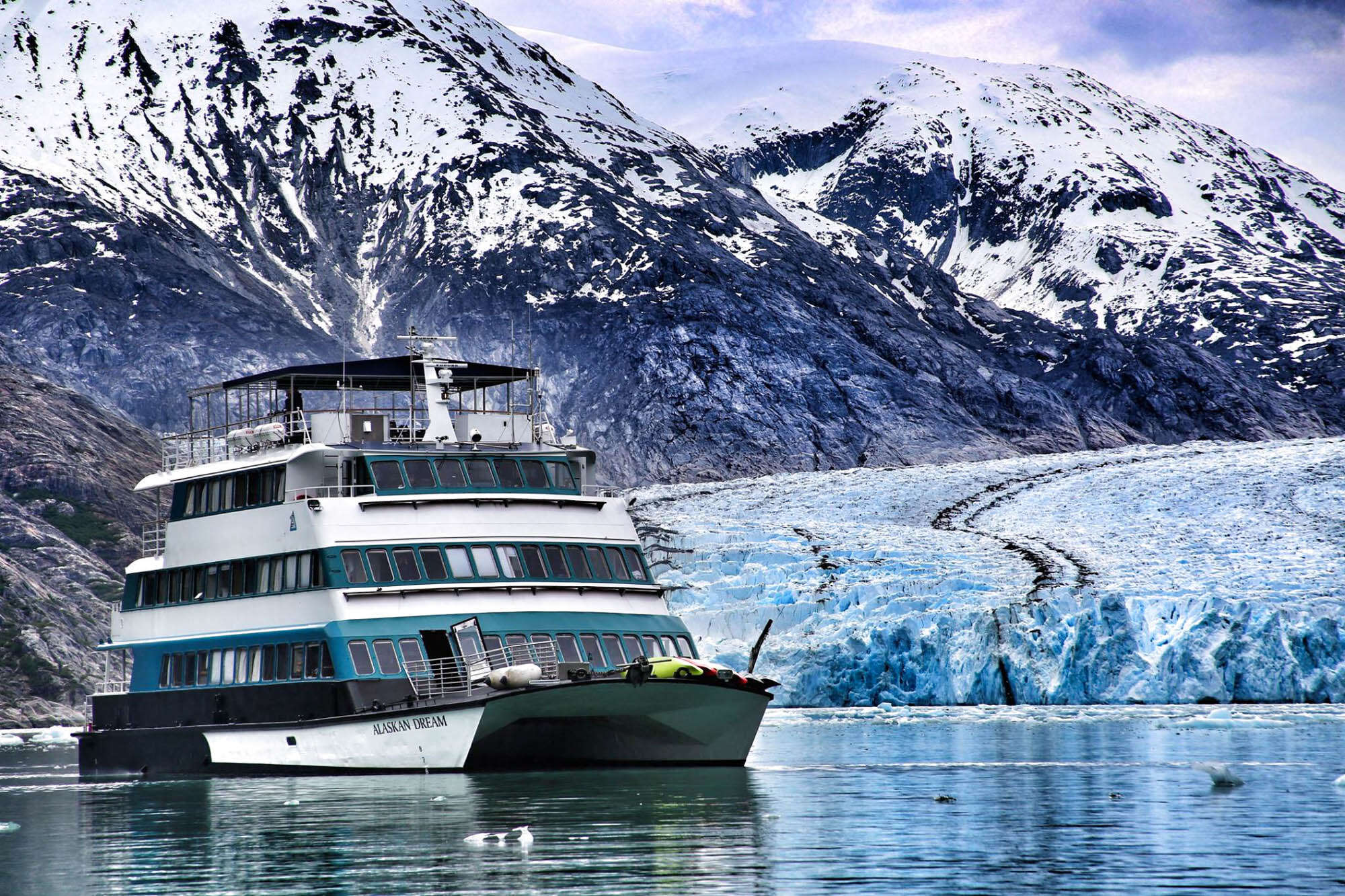 Alaskan Dream Cruises in Tracy Arm