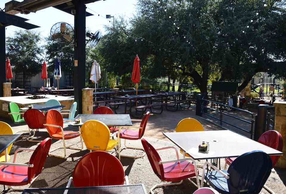 Best Austin Sports Bars Where To Watch And Drink On Game Day