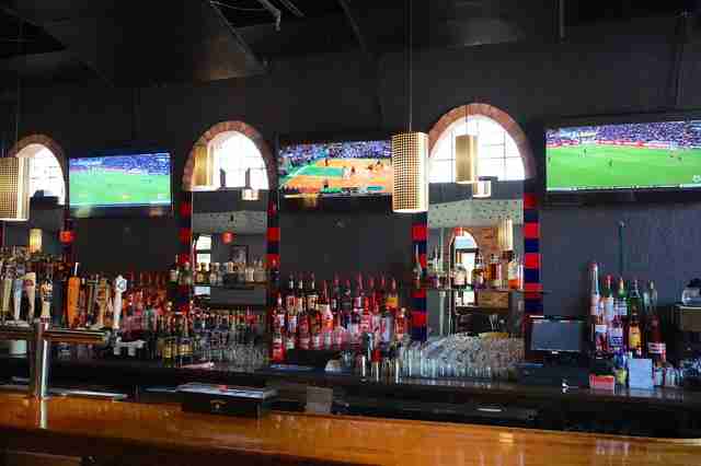 Best Sports Bars in Boston: Where to Watch and Drink on ...
