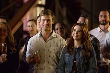 glen powell and zoey deutch in set it up