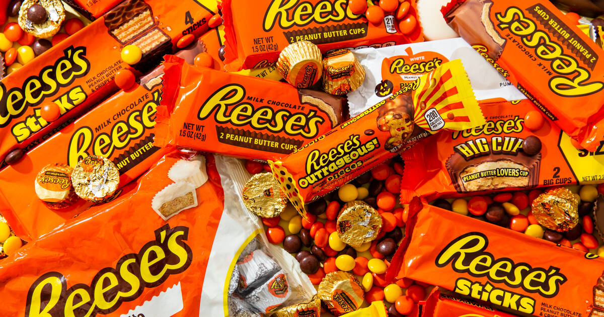 M&M's vs Peanut Butter Cups — vote in candy finals