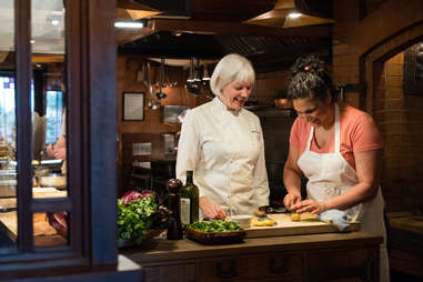 samrin nosrat in salt fat acid heat