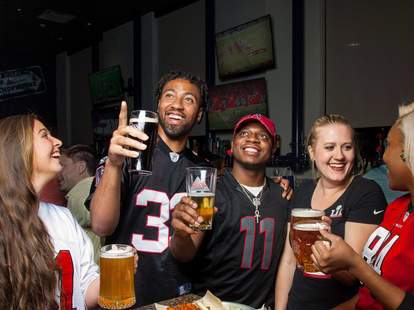 Best Sports Bars in Atlanta: Where to Watch and Drink on Game Day 