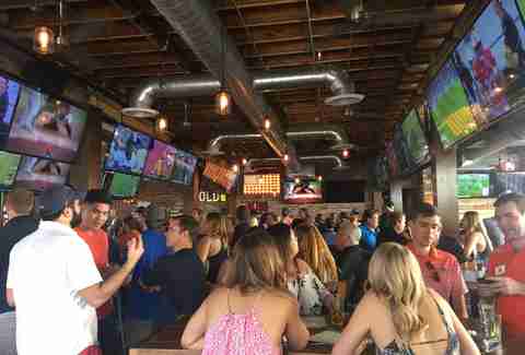 Best Sports Bars In Houston Where To Watch And Drink On Game Day