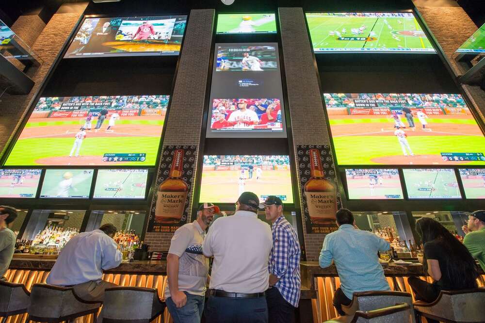 Best Sports Bars In Houston Where To Watch And Drink On Game Day Thrillist Best Sports Bars In Houston Where To Watch And Drink On Game Day Thrillist
