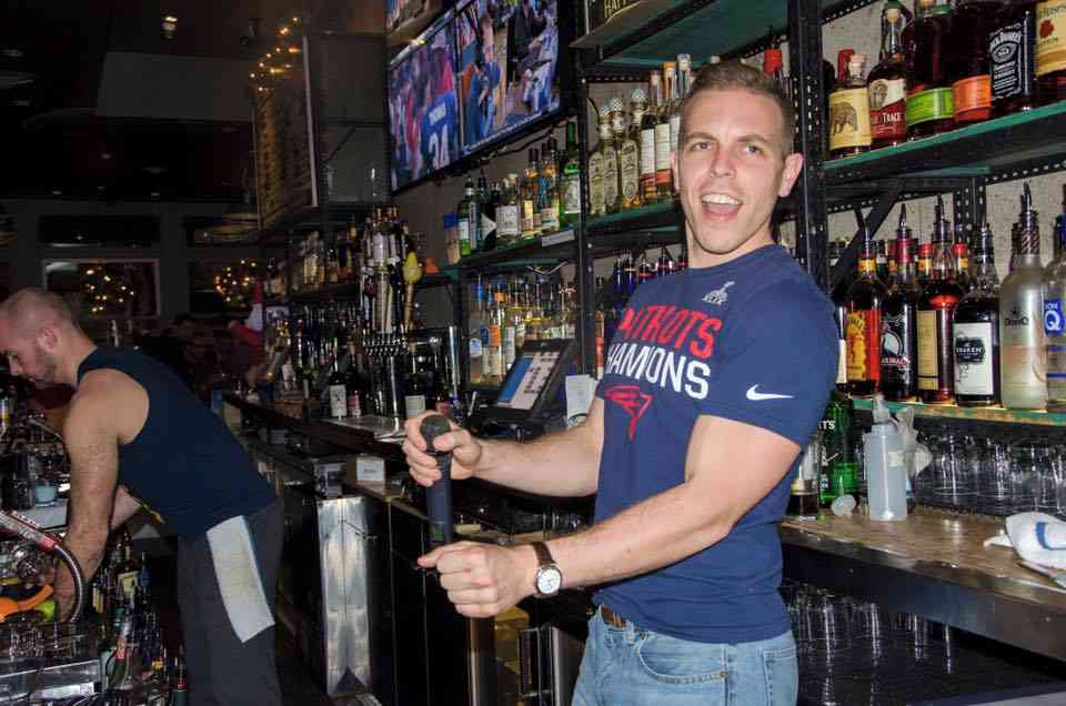 Best Sports Bars In San Francisco Where To Watch Drink On Game